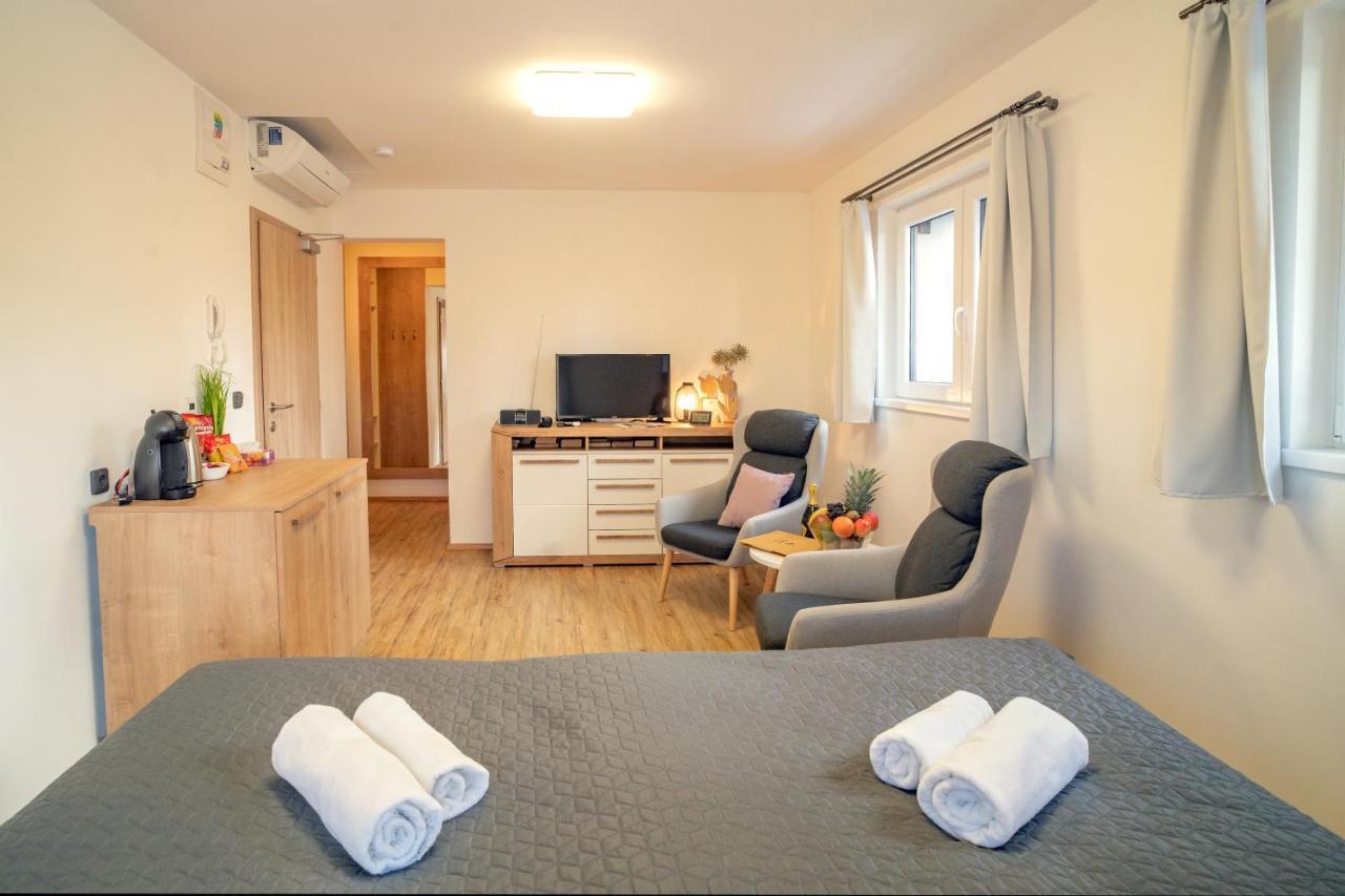 Hotel Smrž Sepekov Buitenkant foto